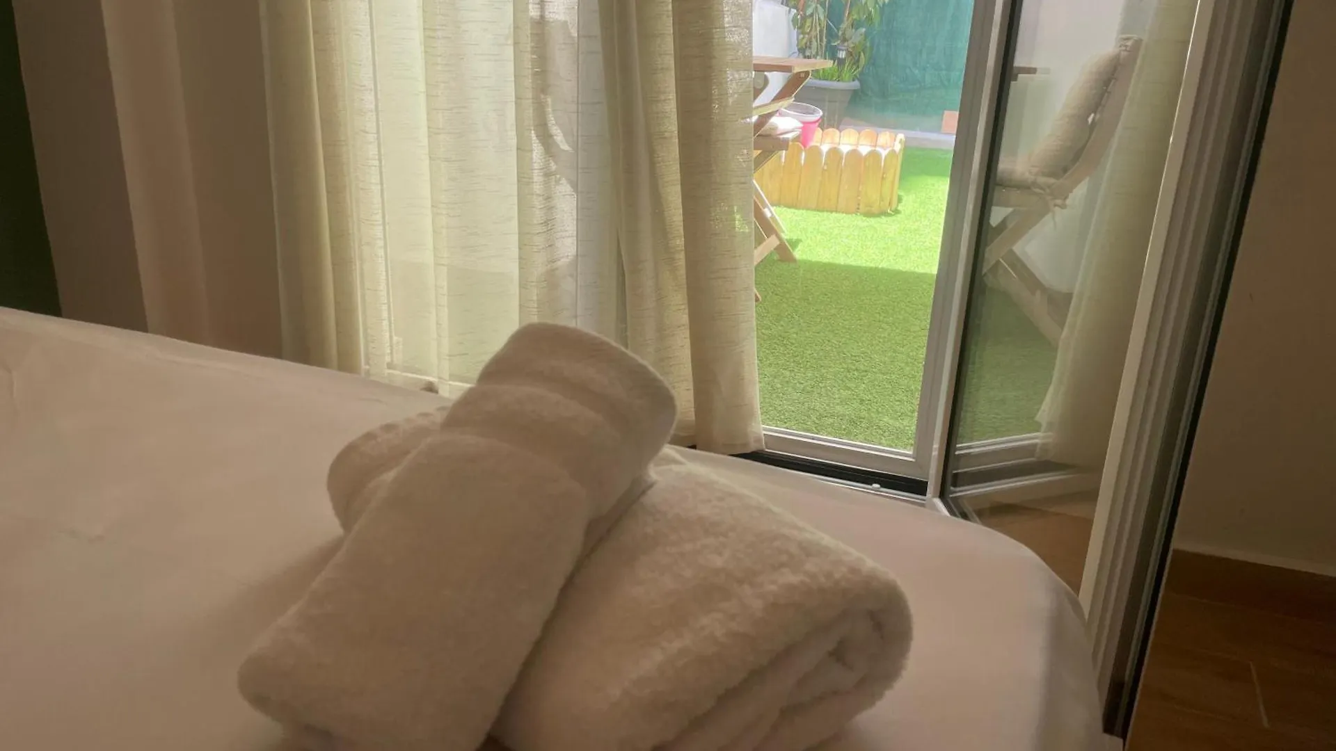 아파트 Palmera Freeparking Studio 테살로니키