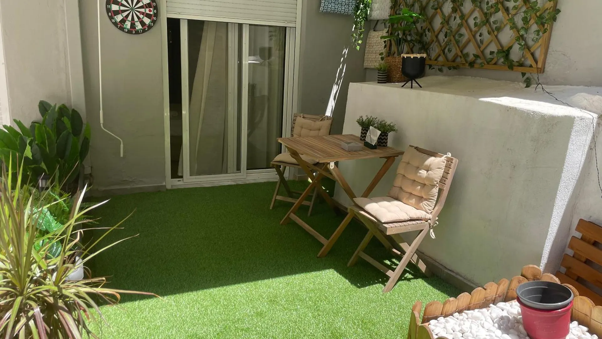Palmera Freeparking Studio 테살로니키